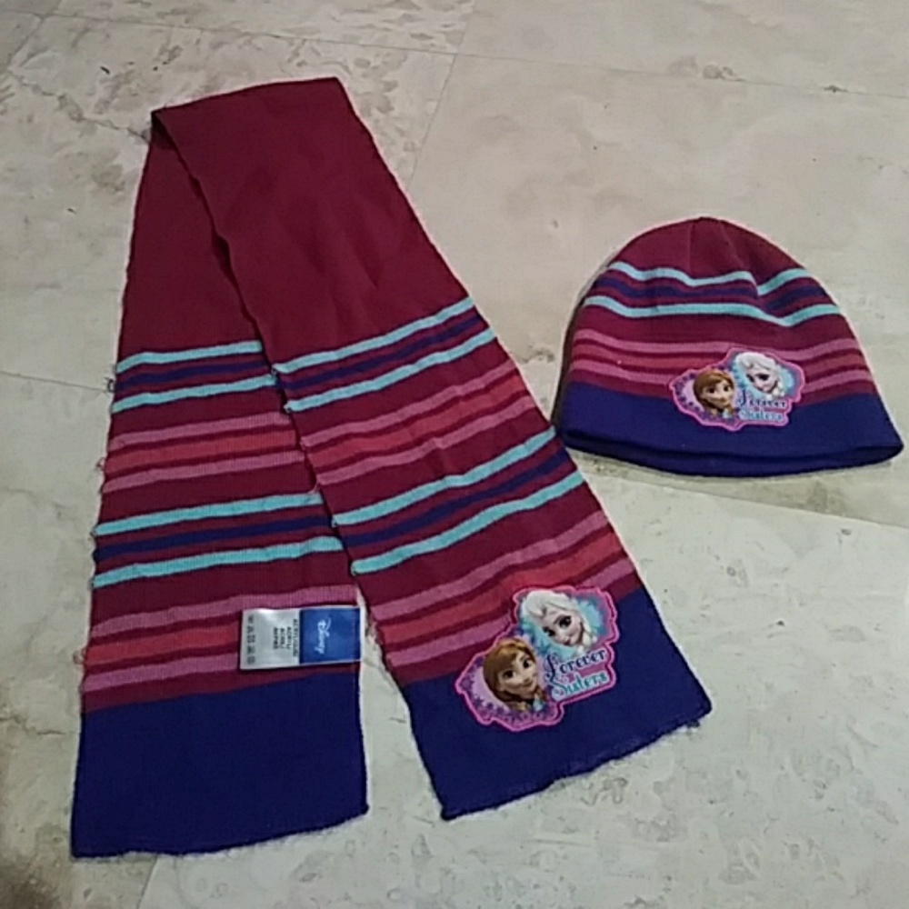 Girls hat and matching scarf